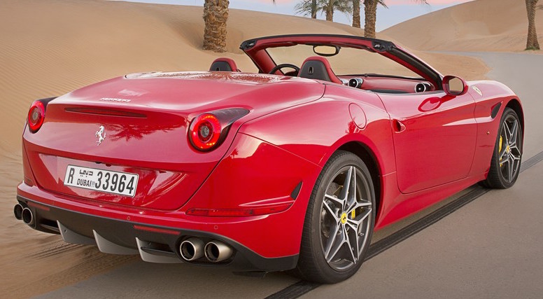 Ferrari California T heads out into the Arabian desert 436727