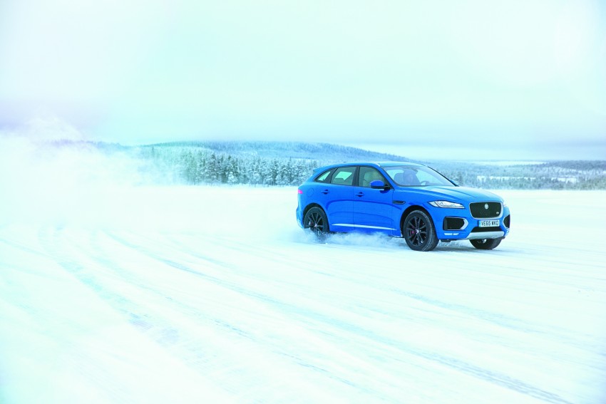 Jose Mourinho goes ice driving in a Jaguar F-Pace 439611