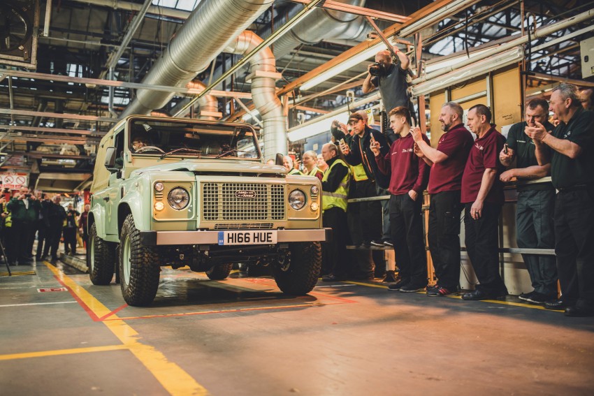Last of a legend: Land Rover ends Defender line in Solihull, announces Heritage Restoration programme 436932