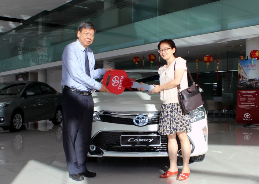Toyota hadiahkan Camry Hybrid 2.5 kepada pelanggan bertuah – terima lebih 9,000 penyertaan menerusi pertandingan ‘Beli & Menang Toyota’ 437752