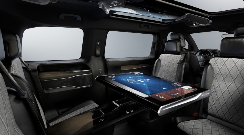 Peugeot Traveller i-Lab is a technology-filled VIP van 439943