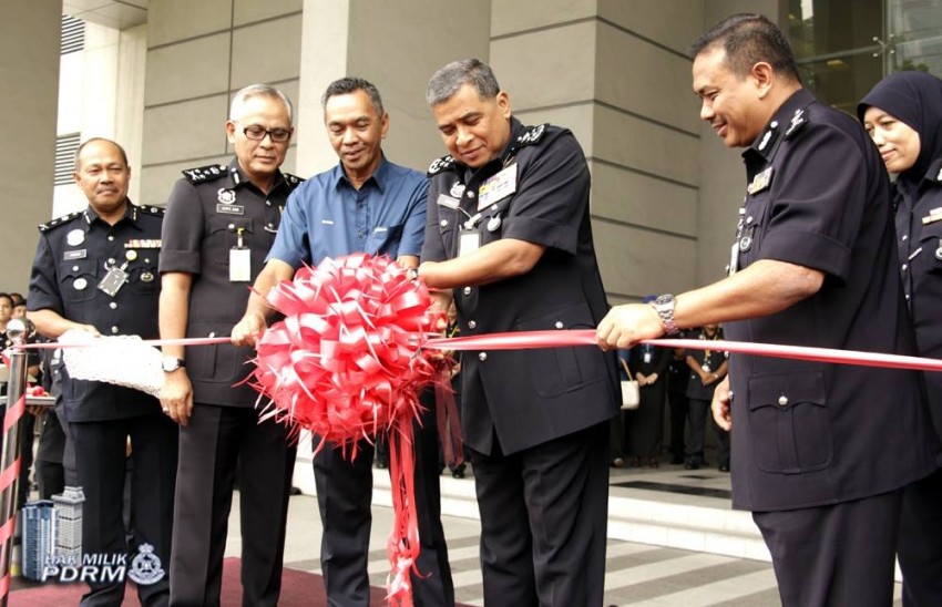 Perodua contributes four units of Axia to police force 439884