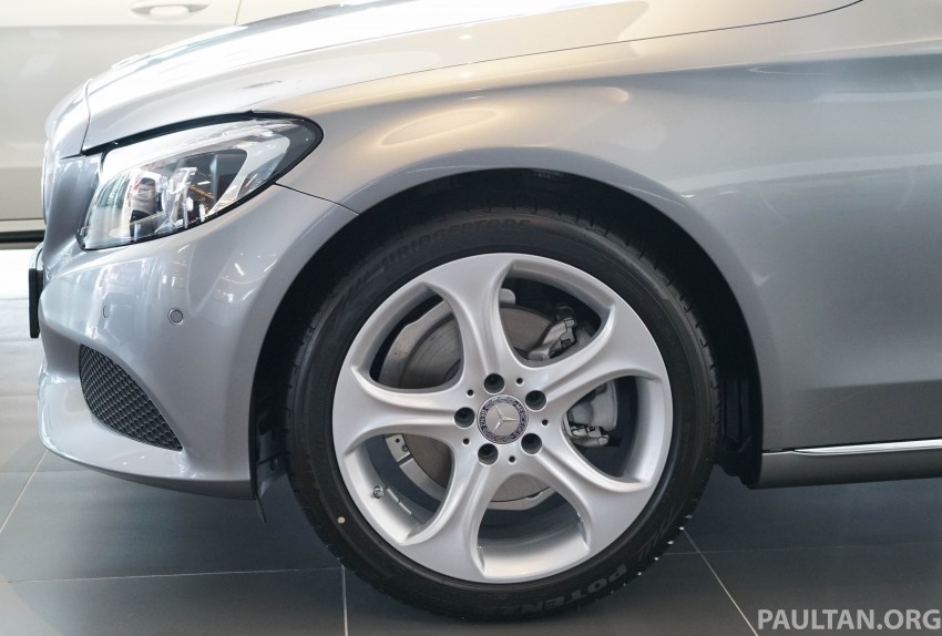 Mercedes-Benz C200 Avantgarde diperkemaskinikan – roda lebih besar, kurang krom, ekzos berkembar 437422