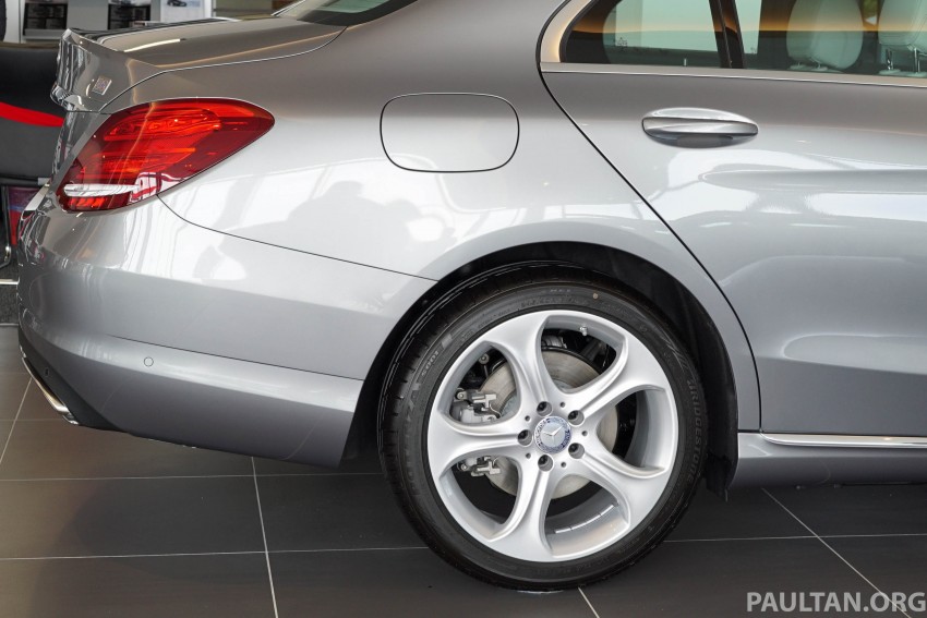 Mercedes-Benz C200 Avantgarde diperkemaskinikan – roda lebih besar, kurang krom, ekzos berkembar 437428