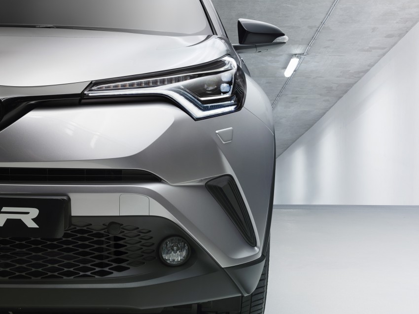 Toyota C-HR versi produksi diperkenalkan secara rasmi – bakal bersaing dengan HR-V 452300