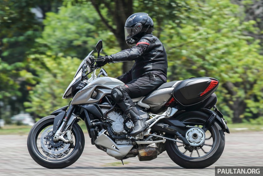 REVIEW: 2016 MV Agusta Stradale 800 – hooligan-style motard riding with a pair of saddle-bags 462657
