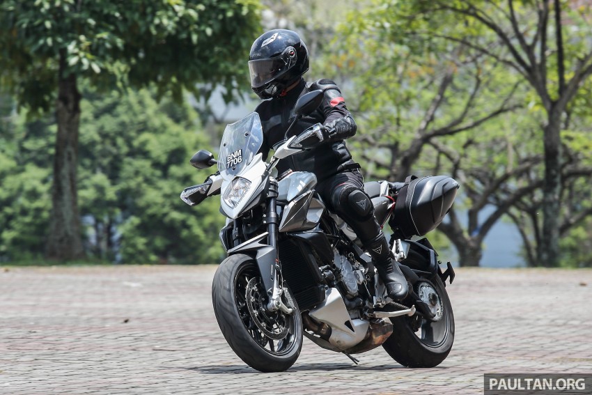 REVIEW: 2016 MV Agusta Stradale 800 – hooligan-style motard riding with a pair of saddle-bags 462658