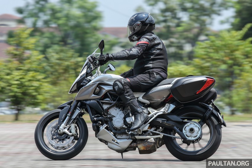 REVIEW: 2016 MV Agusta Stradale 800 – hooligan-style motard riding with a pair of saddle-bags 462731