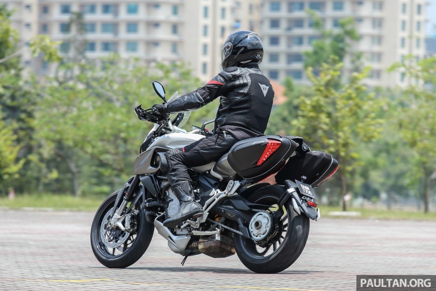 REVIEW: 2016 MV Agusta Stradale 800 – hooligan-style motard riding with a pair of saddle-bags 462735