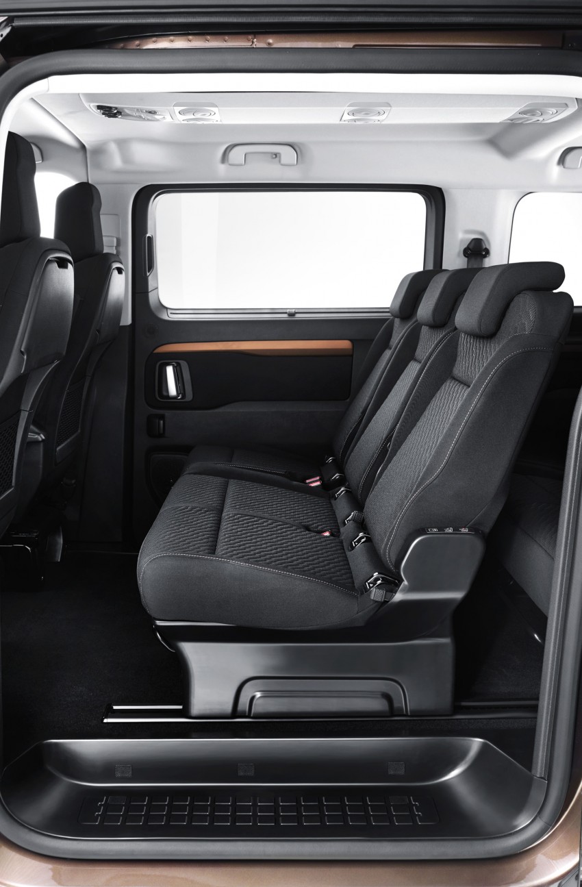 Toyota Proace debuts in Geneva with up to nine seats 456455