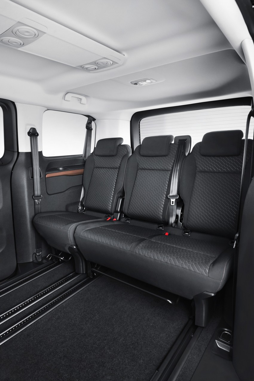 Toyota Proace debuts in Geneva with up to nine seats 456458