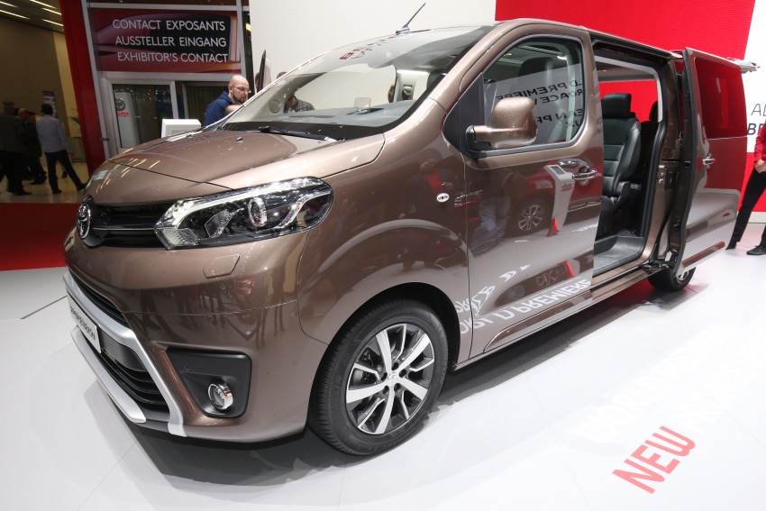 Toyota Proace debuts in Geneva with up to nine seats 456474