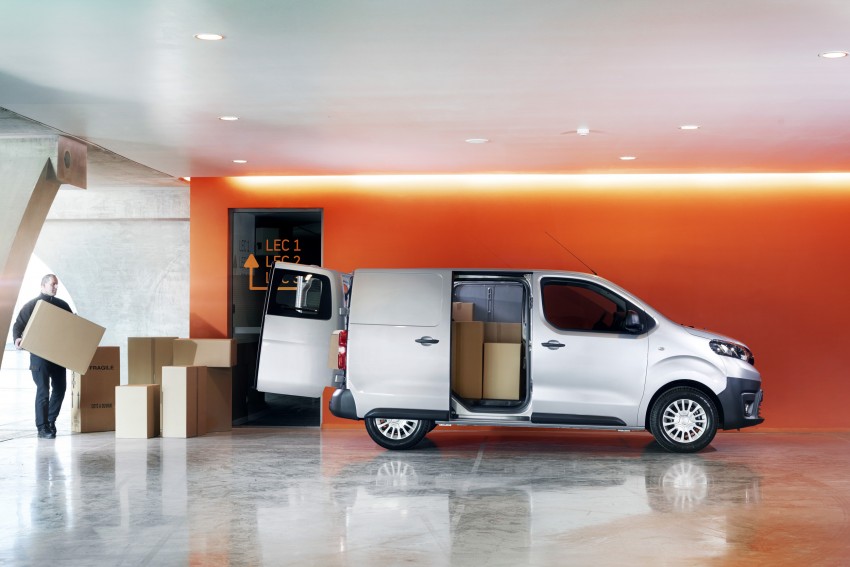2016 Toyota Proace van makes an official debut 469476