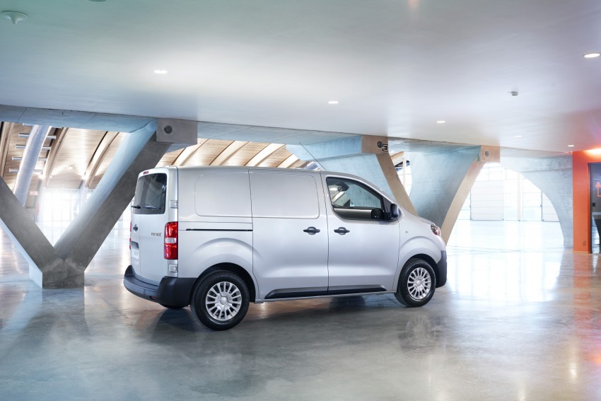 2016 Toyota Proace van makes an official debut 469480