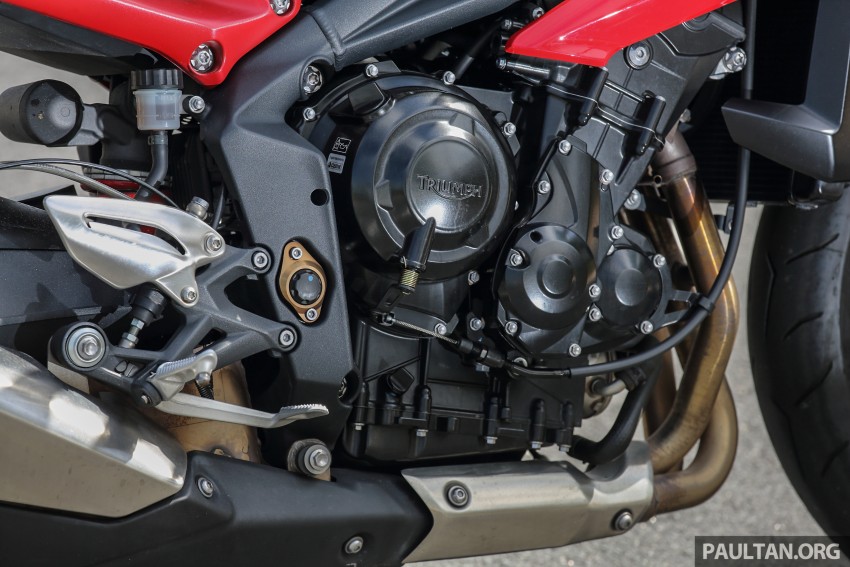 REVIEW: 2016 Triumph Street Triple R – fast bike fun 455175