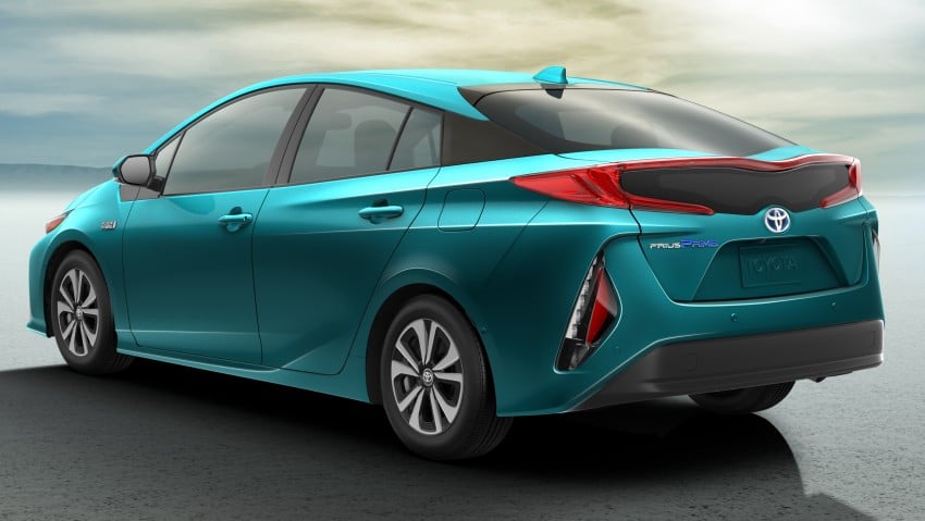 2017 Toyota Prius Prime plug-in hybrid – 1.4 l/100 km! 465581