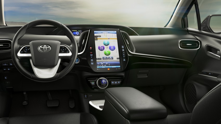 Toyota Prius Prime plug-in hybrid 2017 didedahkan, memerlukan hanya 1.4 liter petrol untuk setiap 100 km 465976