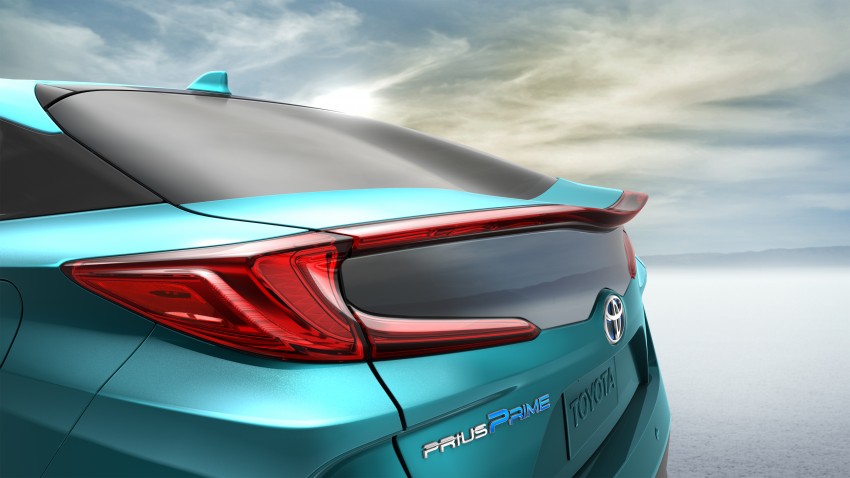 Toyota Prius Prime plug-in hybrid 2017 didedahkan, memerlukan hanya 1.4 liter petrol untuk setiap 100 km 465991