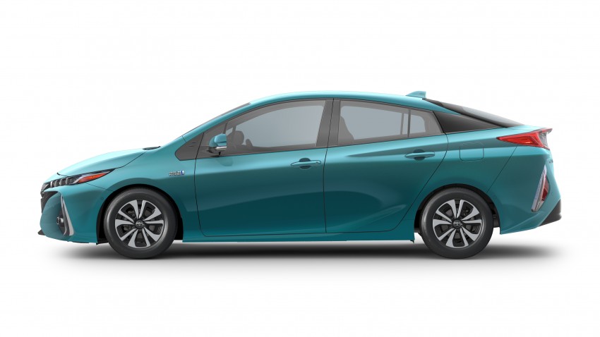 Toyota Prius Prime plug-in hybrid 2017 didedahkan, memerlukan hanya 1.4 liter petrol untuk setiap 100 km 465990