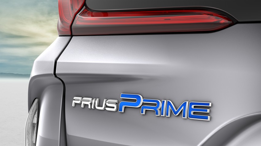 Toyota Prius Prime plug-in hybrid 2017 didedahkan, memerlukan hanya 1.4 liter petrol untuk setiap 100 km 465998