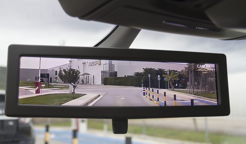VIDEO: Ficosa introduces intelligent rearview mirror 469685