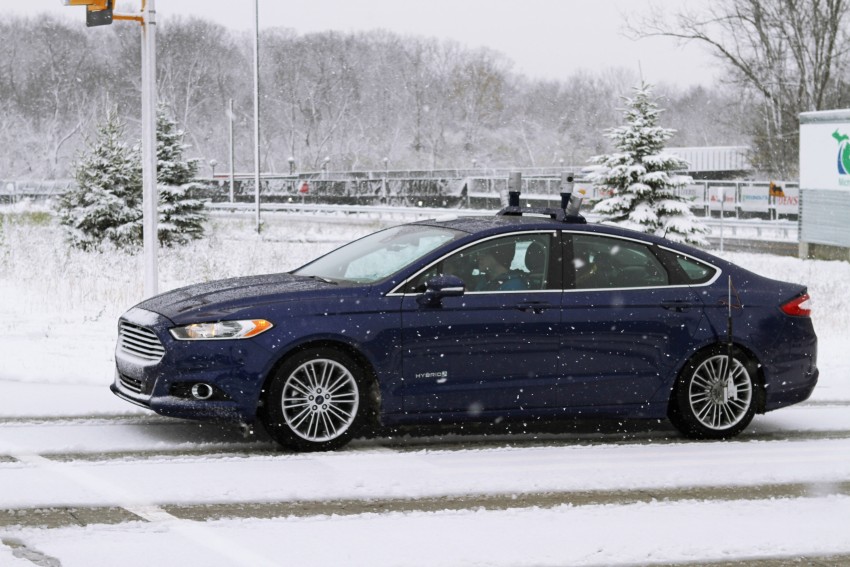 Ford Fusion Hybrid – self-driving demo in the snow 459026