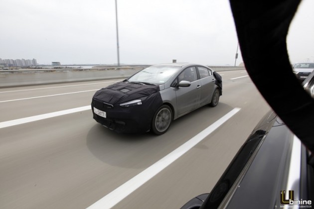 Kia-Forte-Sport-spyshots-01