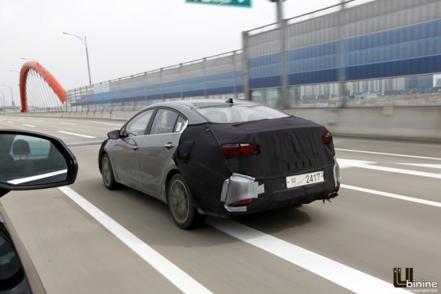 Kia-Forte-Sport-spyshots-02