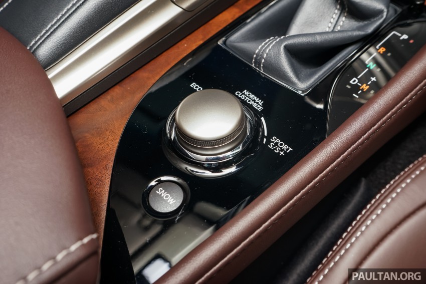 GALLERY: Lexus GS 200t Luxury facelift in showroom 452148