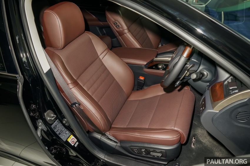GALLERY: Lexus GS 200t Luxury facelift in showroom 452167