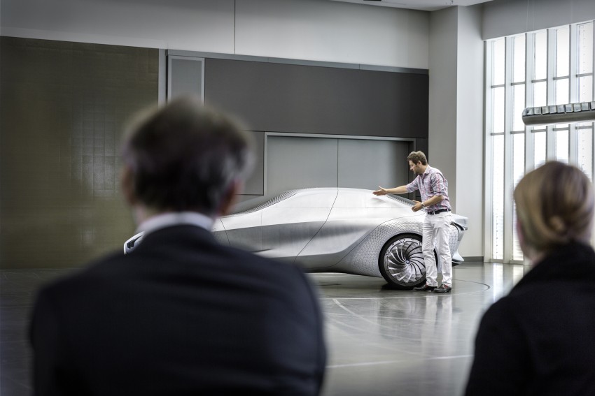 BMW Vision Next 100 previews future technologies 456168