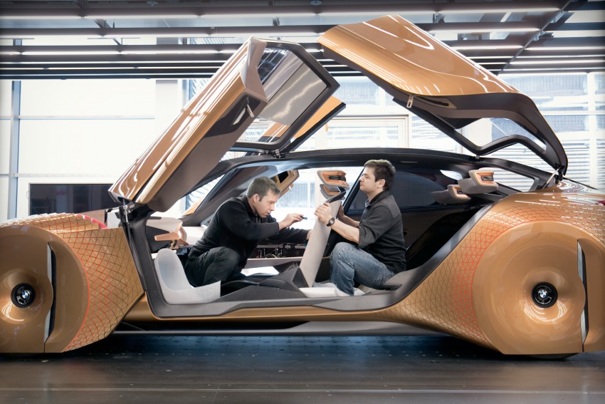 BMW Vision Next 100 previews future technologies 456177