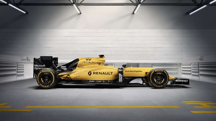 VIDEO: New 2016 Renault F1 livery surfs to shore 462178