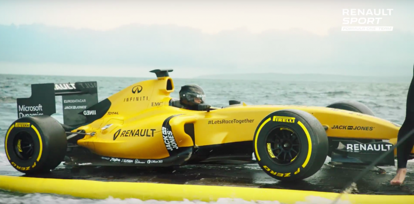 VIDEO: New 2016 Renault F1 livery surfs to shore 462174