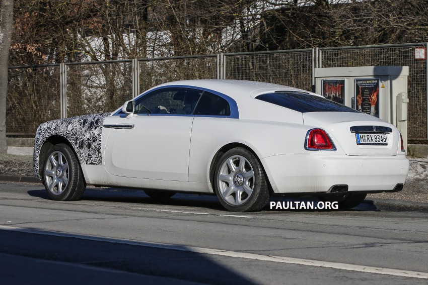 SPIED: Rolls-Royce Wraith facelift on land and snow 460621