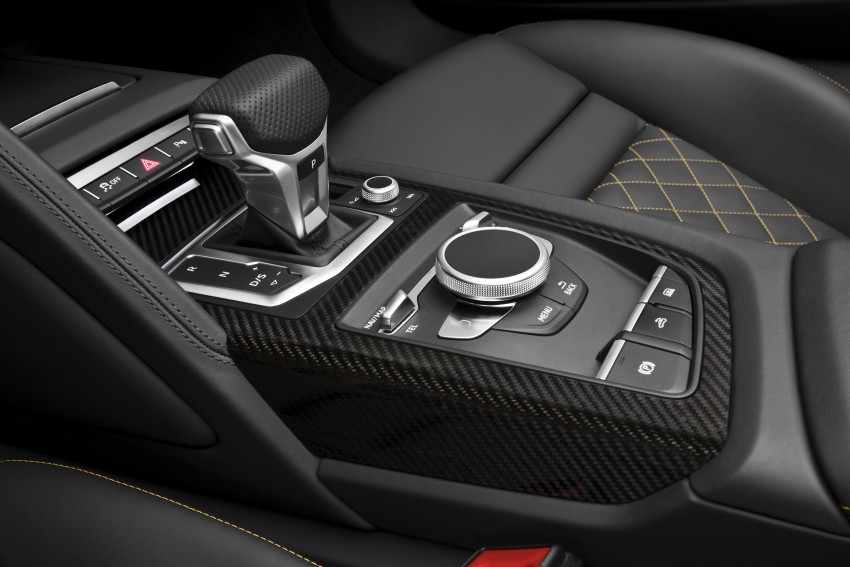 Audi R8 Spyder V10 debuts at New York Auto Show 465560