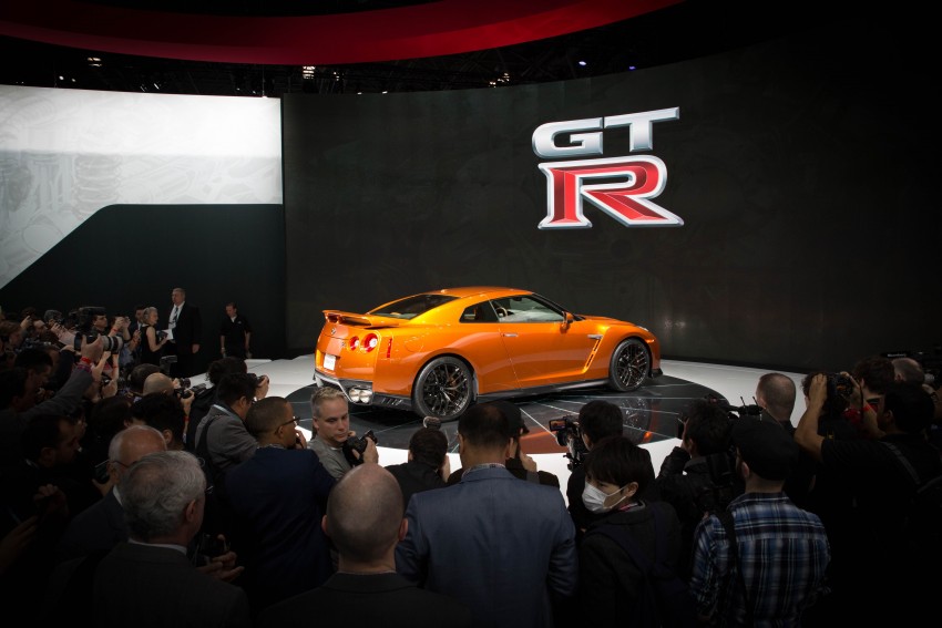 2017 Nissan GT-R shown – more premium, more power 465911