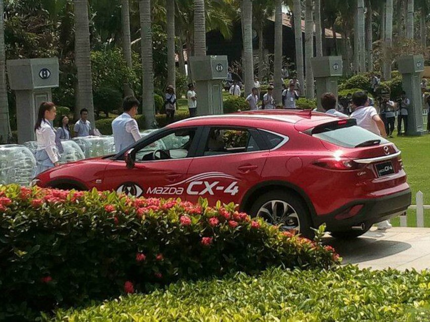 SPYSHOTS: Mazda CX-4 revealed almost completely 473064