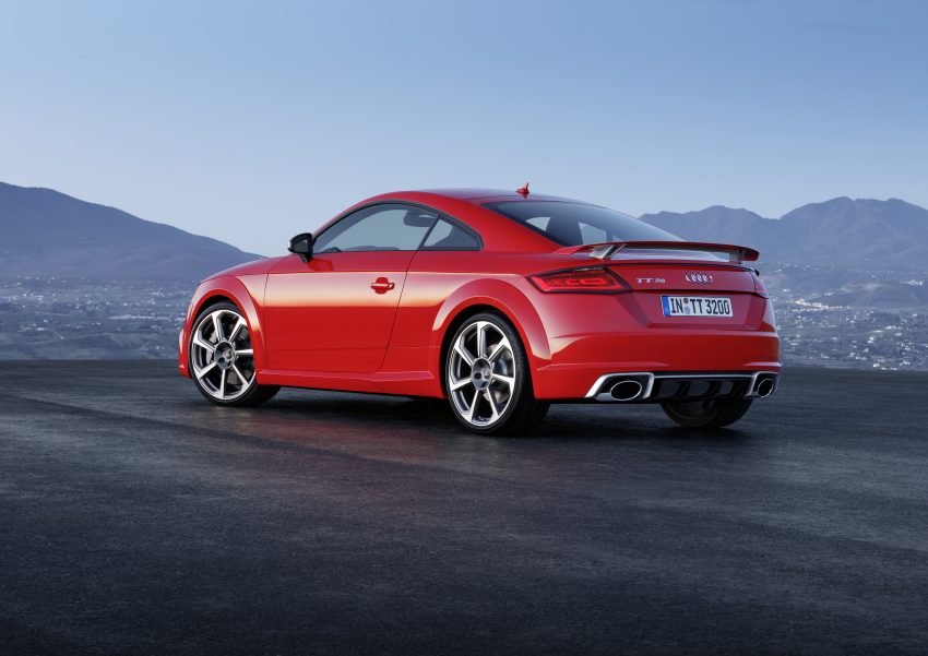 Audi TT RS Coupe dan Roadster baharu berkuasa 400 hp membuat penampilan sulung di Beijing Motor Show 483412