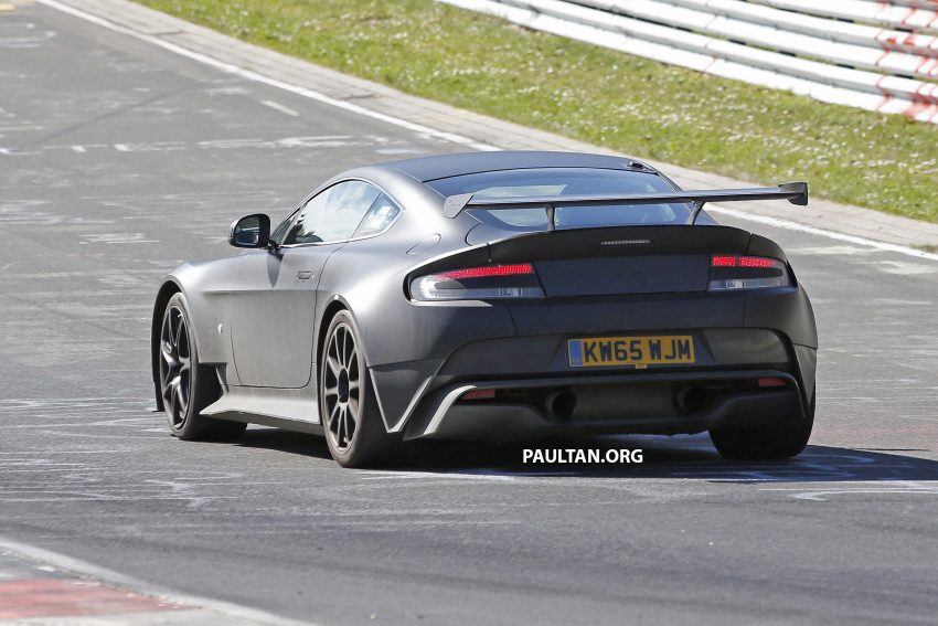 SPIED: Aston Martin Vantage GT8 testing on track 478332