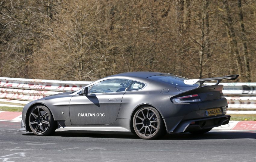SPIED: Aston Martin Vantage GT8 testing on track 478326