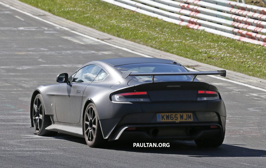 SPIED: Aston Martin Vantage GT8 testing on track 478330