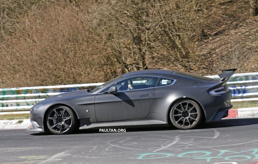 SPIED: Aston Martin Vantage GT8 testing on track 478325