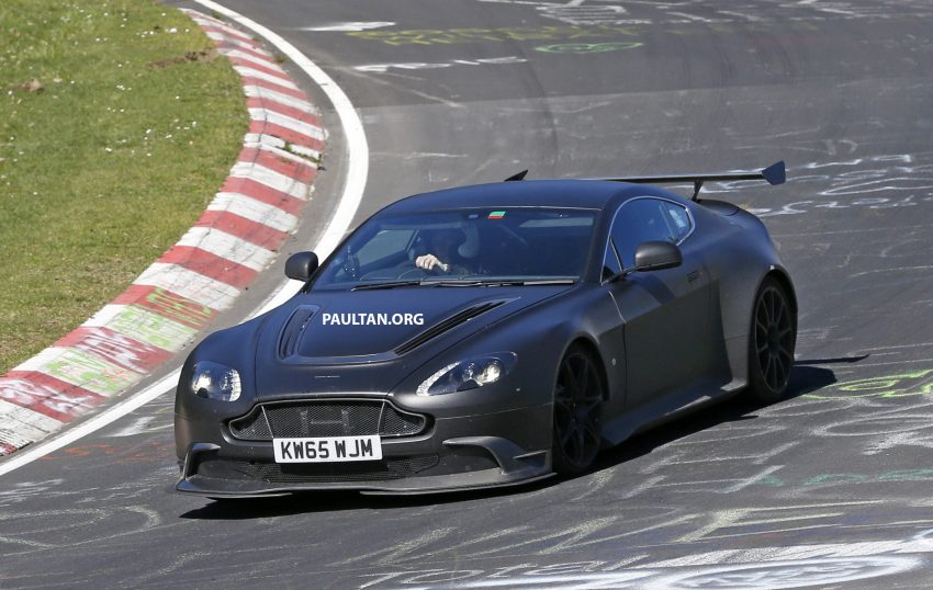 SPIED: Aston Martin Vantage GT8 testing on track 478321