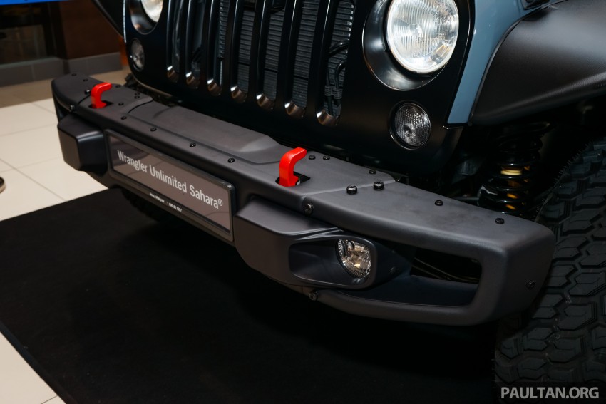 Jeep Wrangler Unlimited Sahara “Batwrangler” – hanya sebuah dibina, padat dengan aksesori Mopar 471384