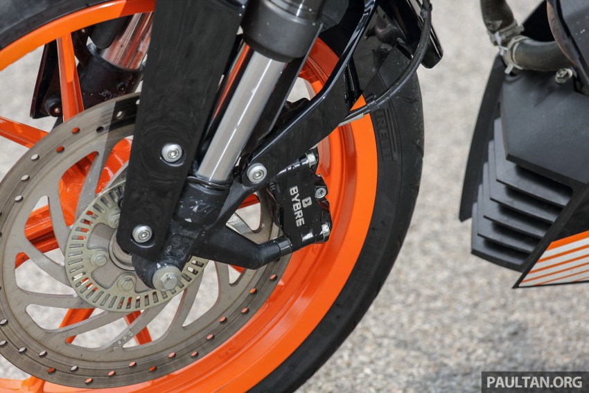 REVIEW: 2016 KTM Duke 250 and RC250 – good handling and good looks at an entry-level price 472560