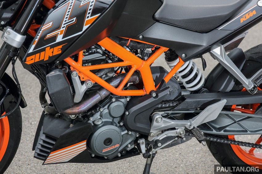 REVIEW: 2016 KTM Duke 250 and RC250 – good handling and good looks at an entry-level price 472562