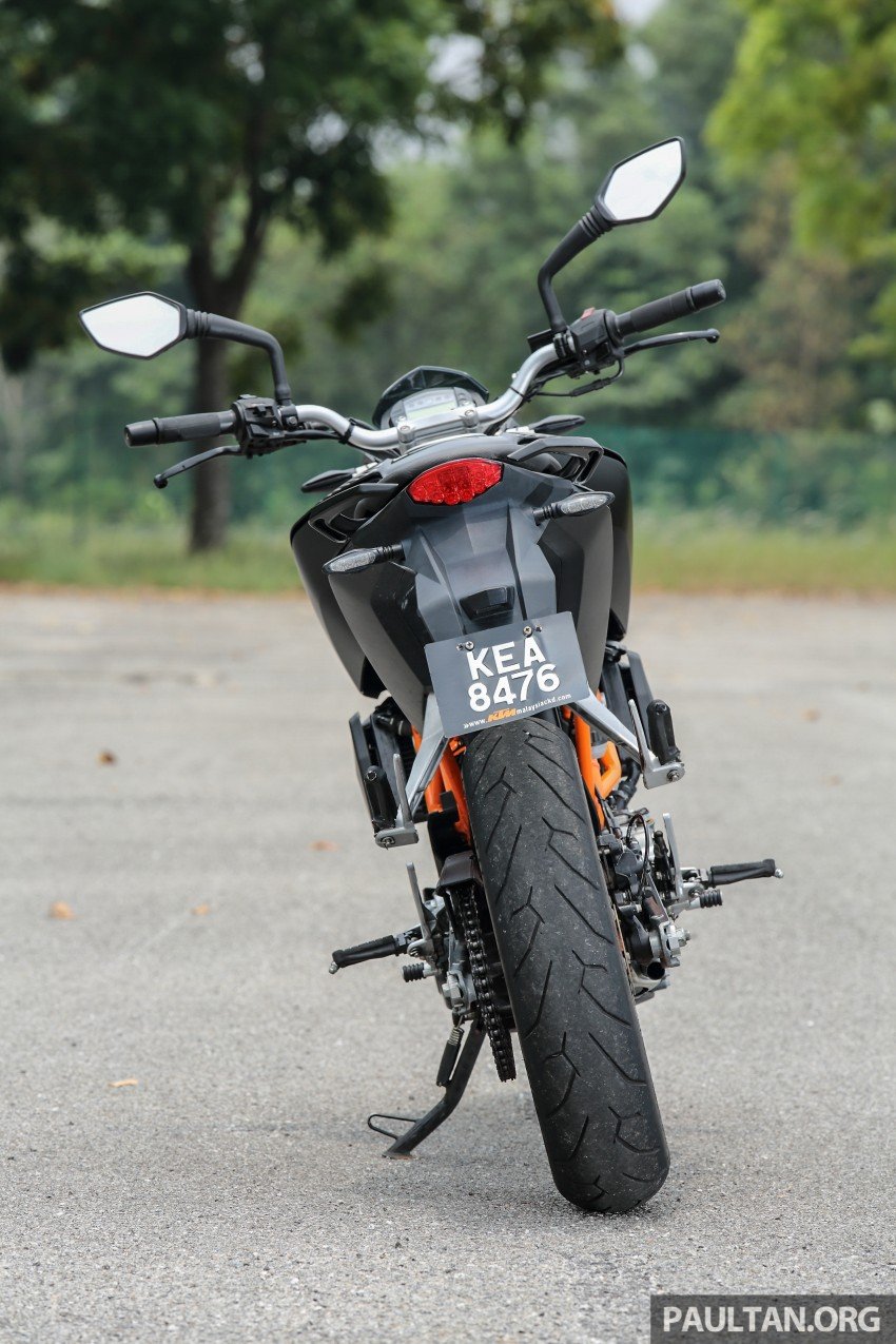 REVIEW: 2016 KTM Duke 250 and RC250 – good handling and good looks at an entry-level price 472575