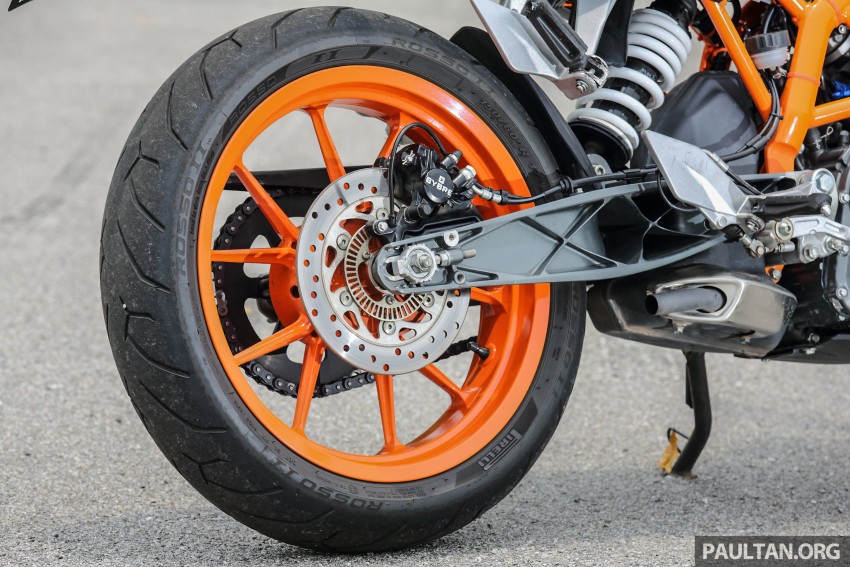 REVIEW: 2016 KTM Duke 250 and RC250 – good handling and good looks at an entry-level price 472577