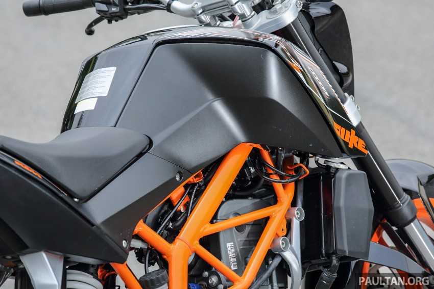 REVIEW: 2016 KTM Duke 250 and RC250 – good handling and good looks at an entry-level price 472581